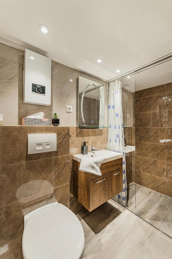 Zeus Design Mini Apartment Erlach #10 Wina Bagian luar foto